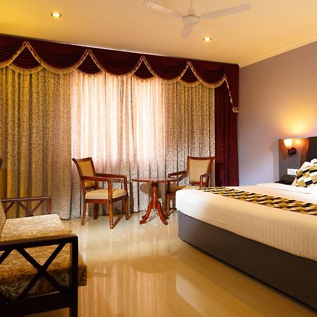 Hotel Gopalapuram International Pollāchi Eksteriør billede