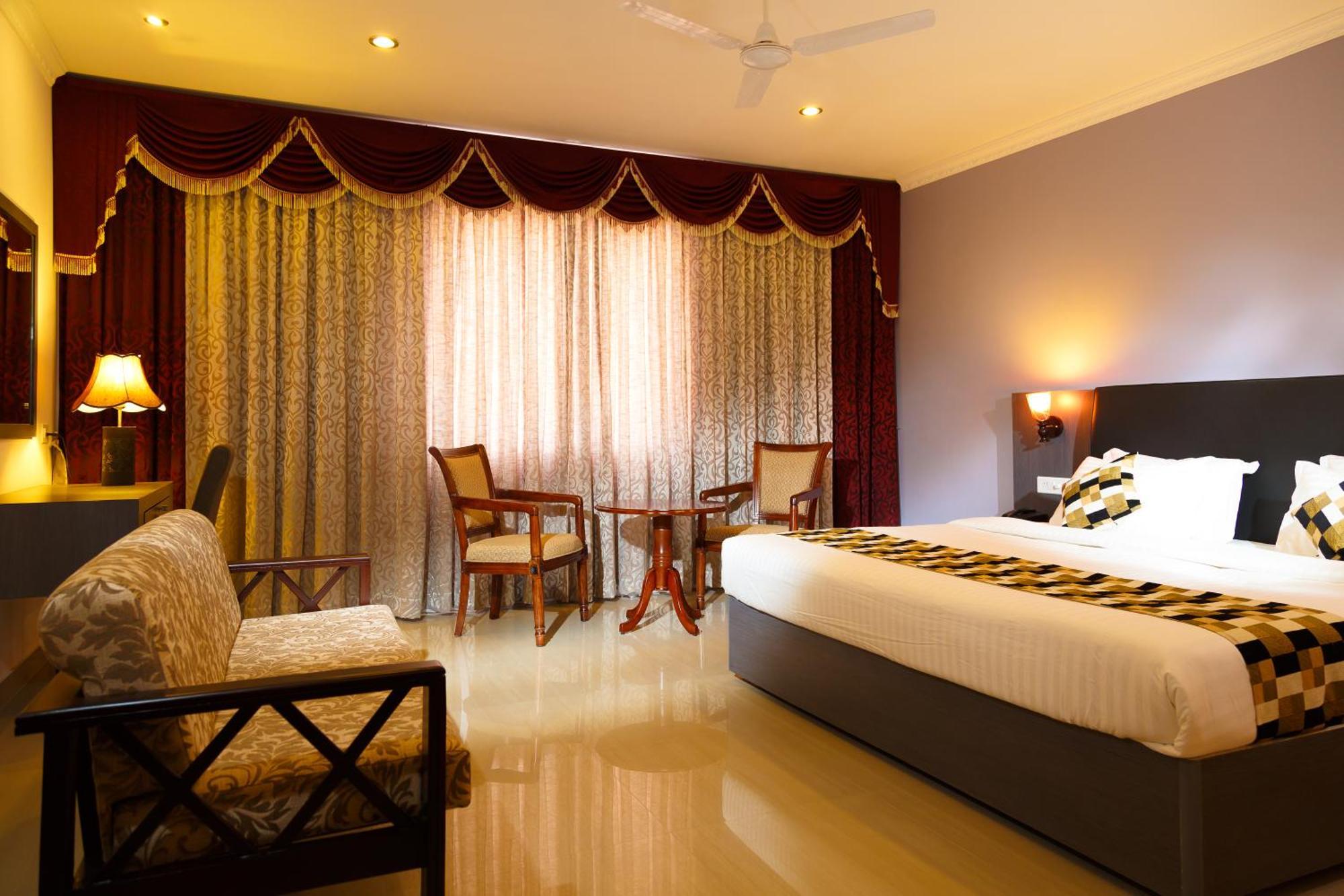 Hotel Gopalapuram International Pollāchi Eksteriør billede