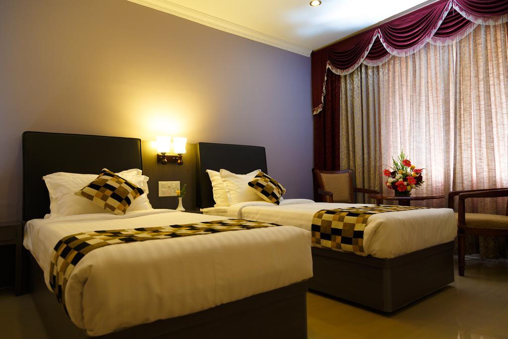 Hotel Gopalapuram International Pollāchi Eksteriør billede