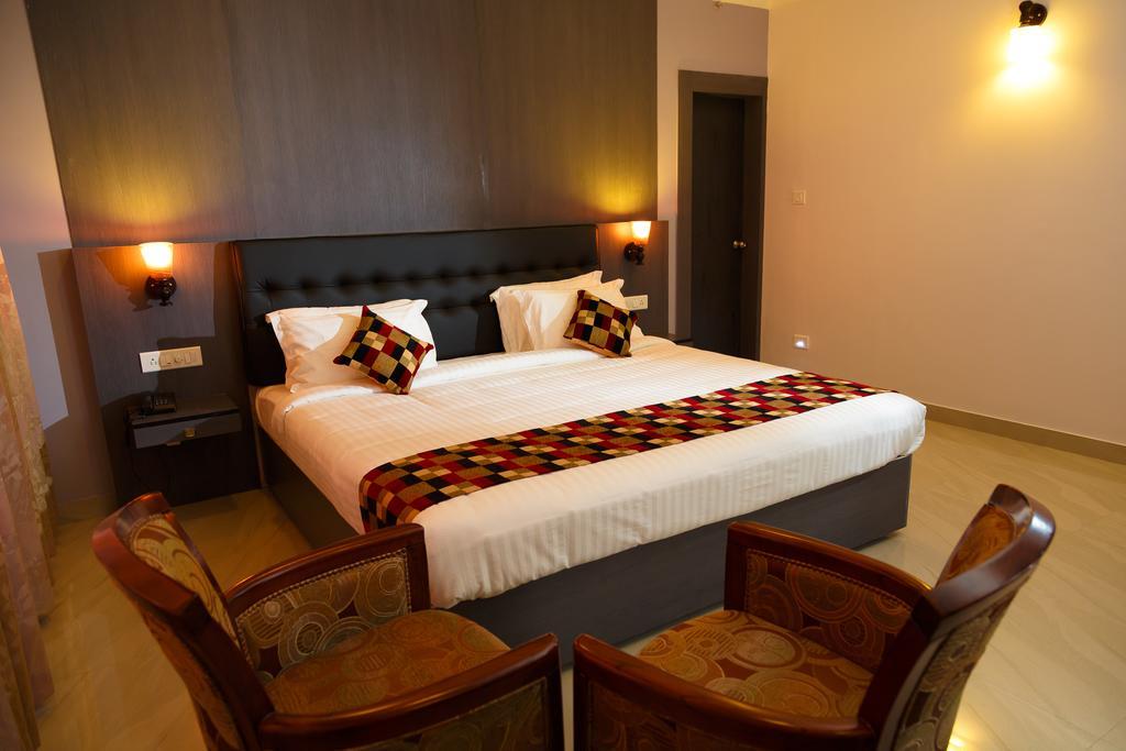 Hotel Gopalapuram International Pollāchi Eksteriør billede