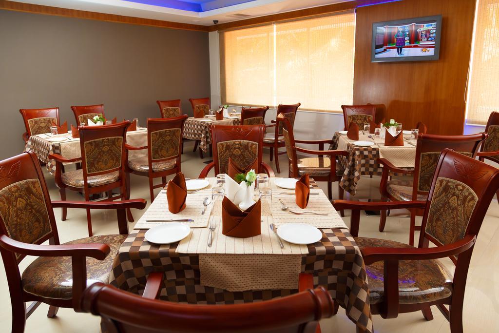 Hotel Gopalapuram International Pollāchi Eksteriør billede