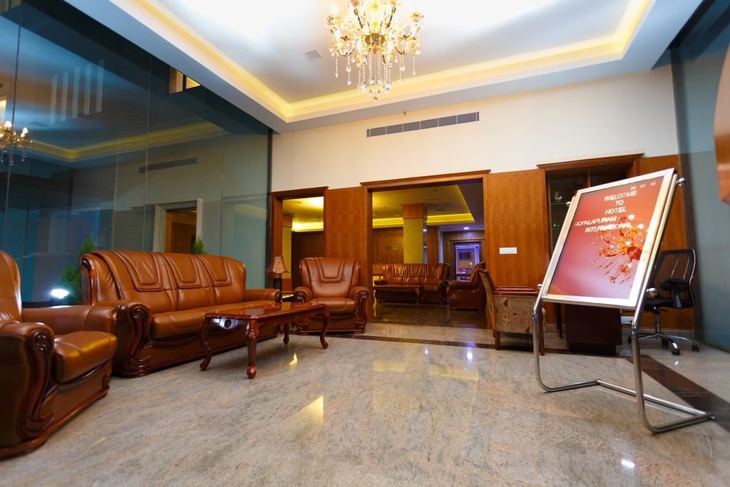 Hotel Gopalapuram International Pollāchi Eksteriør billede