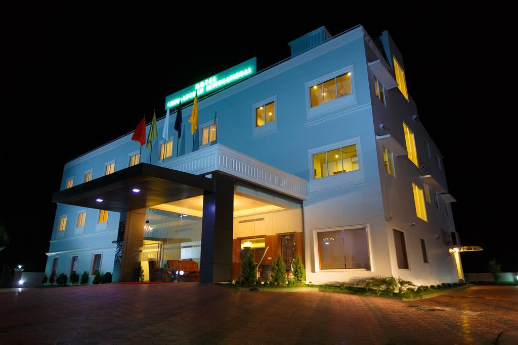 Hotel Gopalapuram International Pollāchi Eksteriør billede