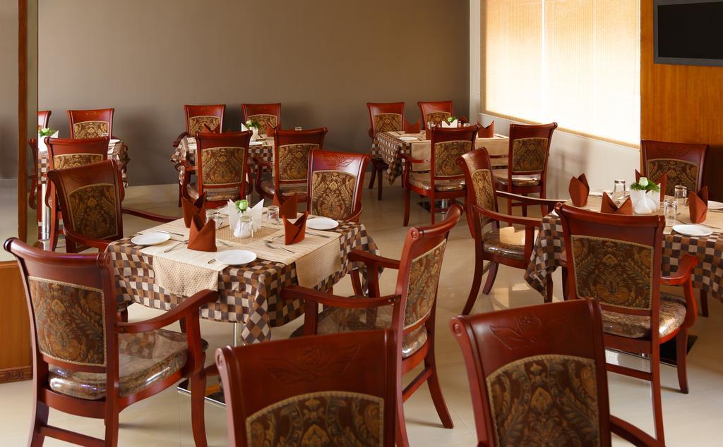 Hotel Gopalapuram International Pollāchi Eksteriør billede