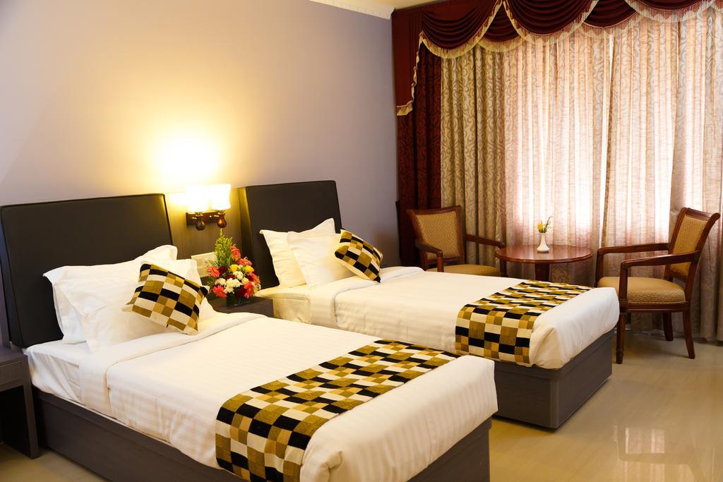 Hotel Gopalapuram International Pollāchi Eksteriør billede