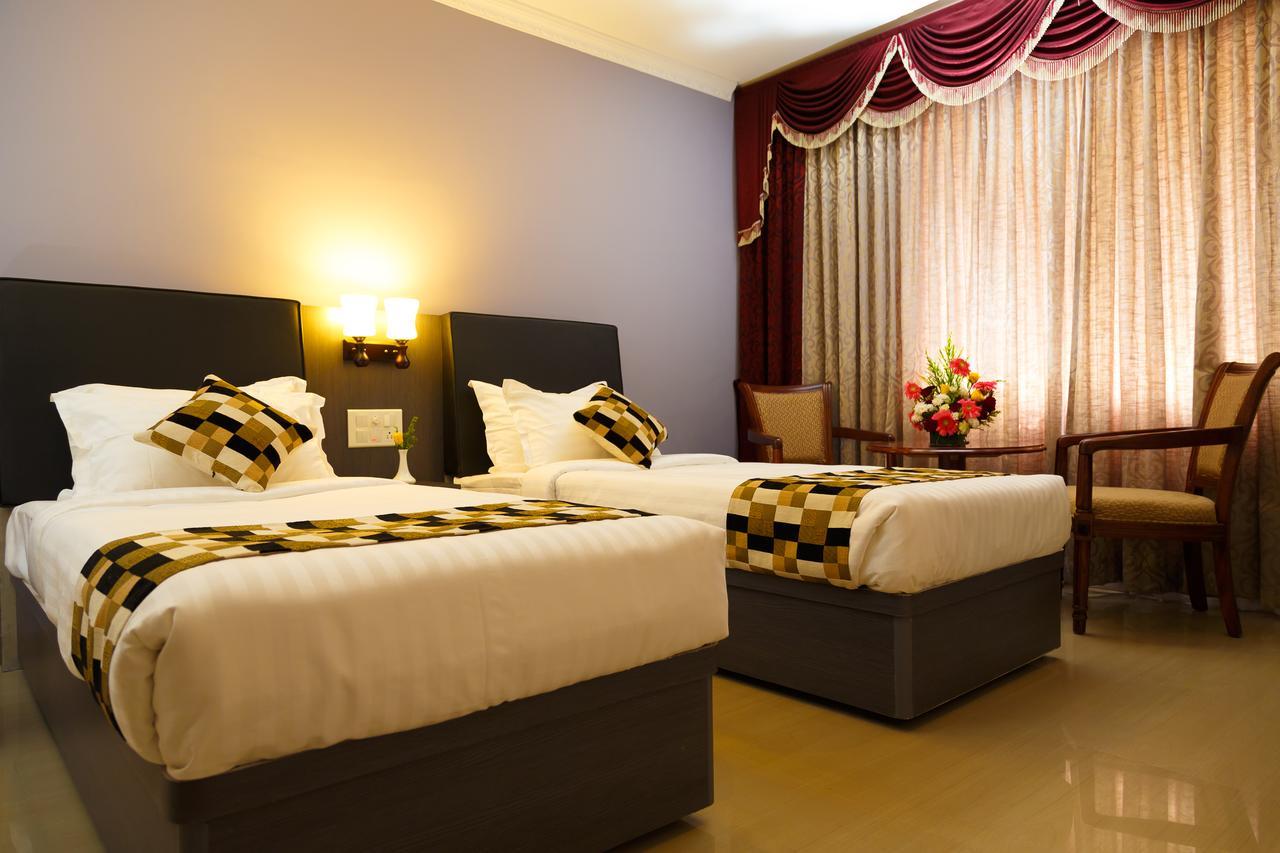 Hotel Gopalapuram International Pollāchi Eksteriør billede