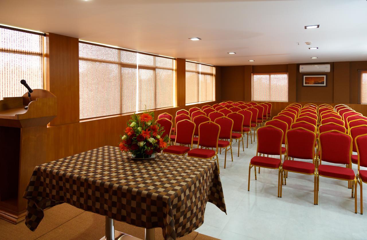 Hotel Gopalapuram International Pollāchi Eksteriør billede