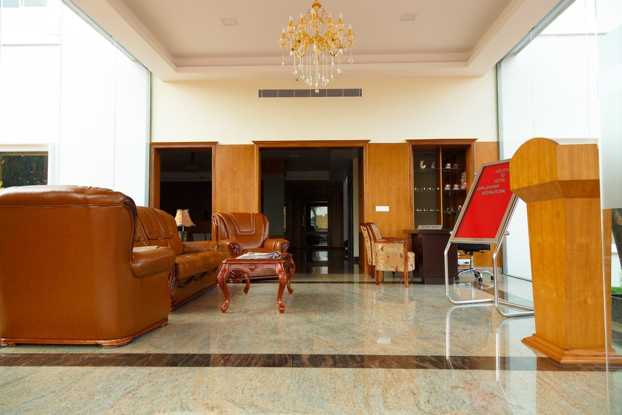 Hotel Gopalapuram International Pollāchi Eksteriør billede